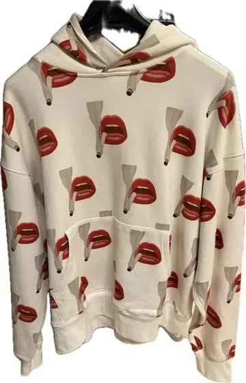 EMOTIONALLY t-ace 착용 후드티