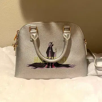 말레피센트 아코모데 메탈 프레임 트라페즈 숄더백 실버