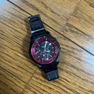 크로노그래프 블랙/레드 손목시계