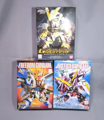 SD 아스트레이 골드 프레임 프리덤 저스티스 BB전사