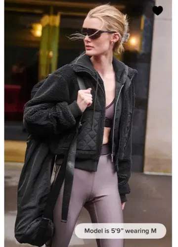 ALO YOGA 신상 플리스 자켓 크롭 기장 블랙