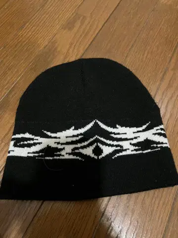 기하학 패턴 니트 모자 블랙/화이트