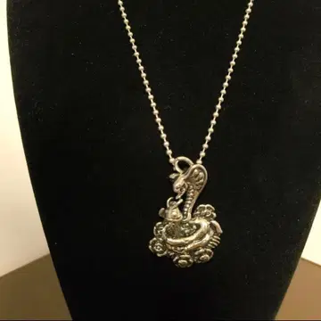 Ed Hardy 드래곤 펜던트 목걸이