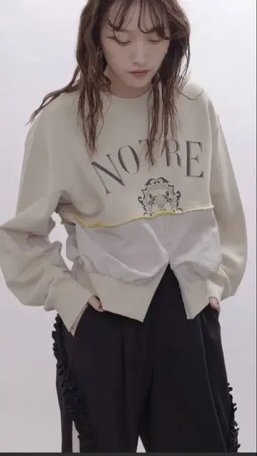 새상품 Eimee Law 에이미 로우 리메이크 로고 지퍼 슬릿 IV