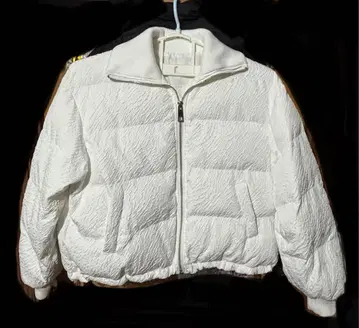 화이트 숏 다운 자켓 melaz