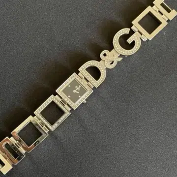 D&G 실버 스퀘어 손목시계