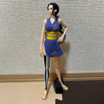 원피스 로빈 피규어 보라색 의상