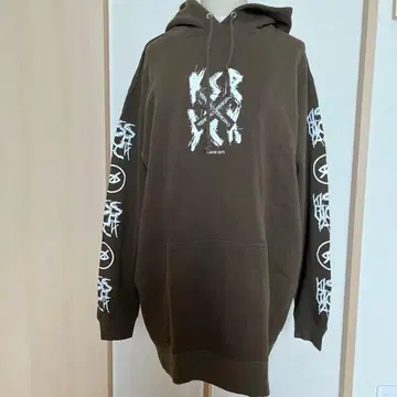 다크 브라운 그래픽 후드티 후드 부착