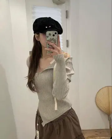 GLOWNY 그레이 오프숄더 니트