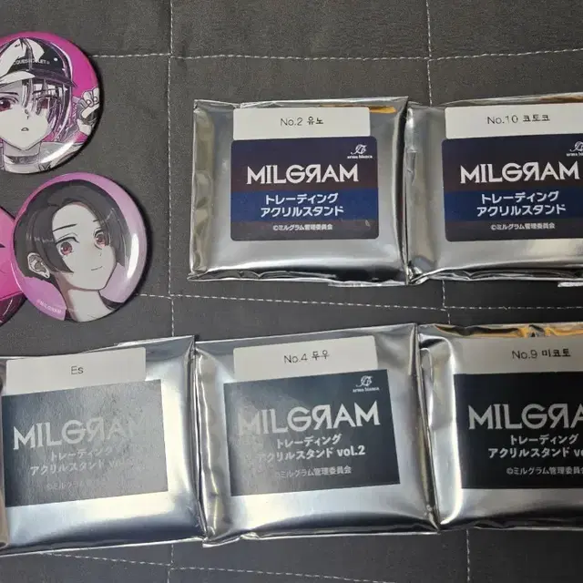 MILGRAM 밀그램 굿즈 뱃지 아크릴 스탠드