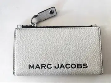 MARC JACOBS 프래그먼트 케이스 화이트