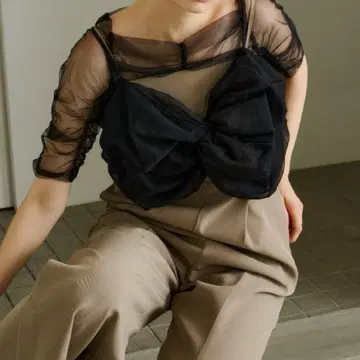 트위스티드 뷔스티에 레이어드 상의