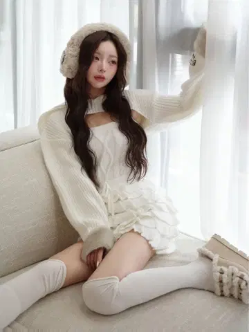 다리치 프릴 니트 콤비네존