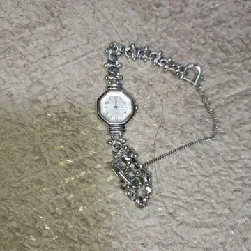 세이코 실버 팔각형 쿼츠 손목시계