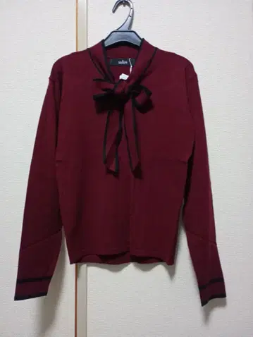 salire 배색 보타이 리본 니트 미사용 새상품