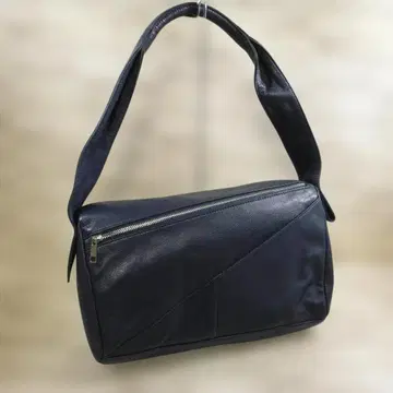 센소유니코 t.b 새상품 네이비 염소가죽 경량 가죽 숄더백