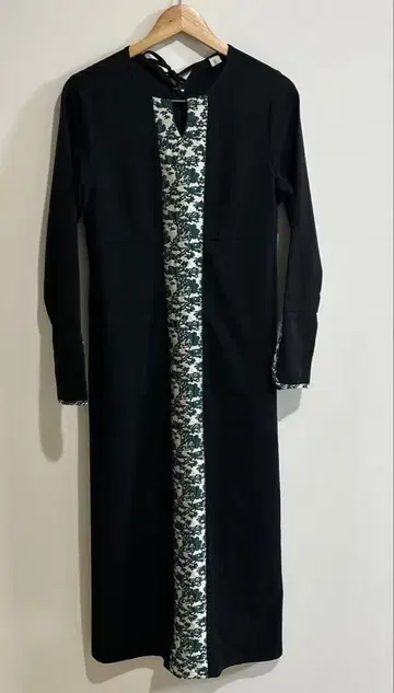 사하라 sahara 센터 프론트라인 자카드 드레스