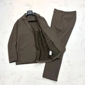 새상품급 데상트 제로 스타일 수트 셋업 세탁 신축 브라운 XL