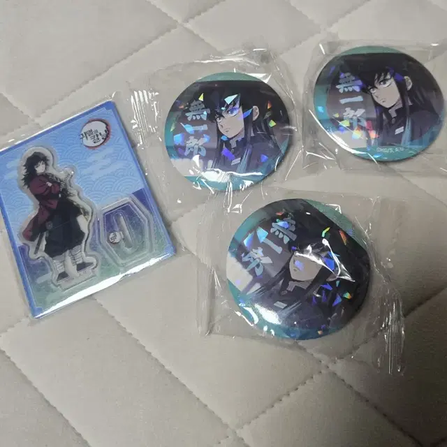 세븐일레븐 귀멸의 칼날 기유 아크릴 스탠드, 무이치로 캔뱃지