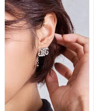 GYDA 큐빅 귀걸이 실버 미사용 새상품