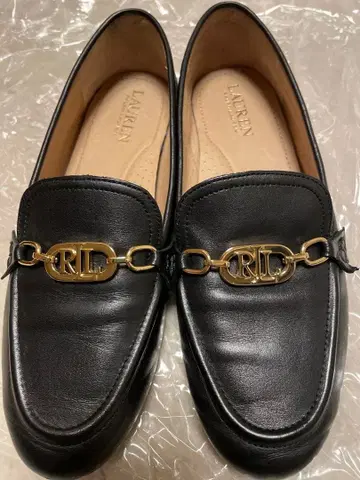 LAUREN 블랙 가죽 로퍼 골드 체인