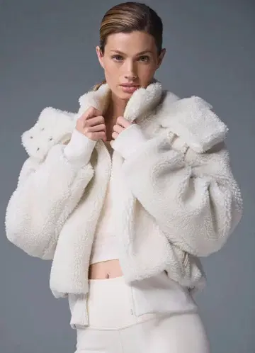 alo Foxy Sherpa 자켓 Ivory XS 사이즈