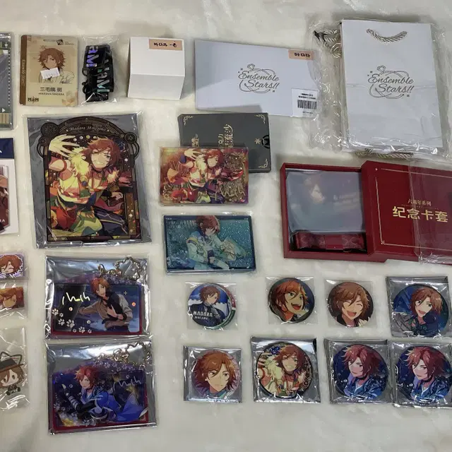 앙스타 중스타 미케지마 마다라 스테인드글라스 유사코롯타 뱃지 아크릴스탠드