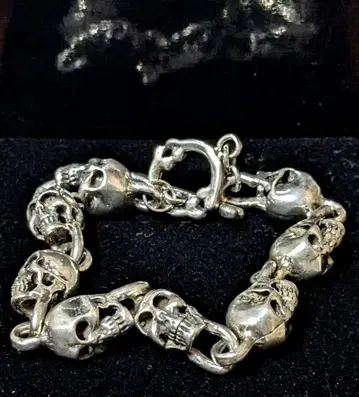 스컬 디자인 실버 팔찌 감정 완료