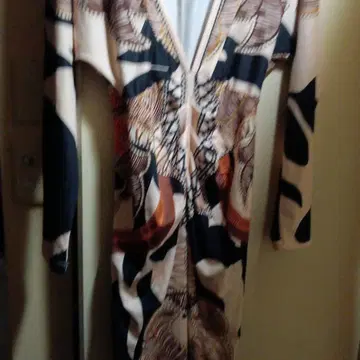 다색 추상 무늬 긴팔 원피스