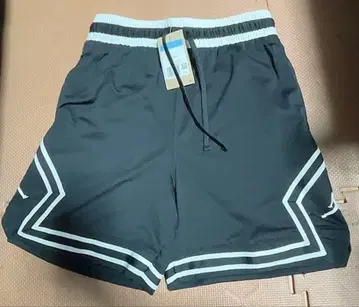 새상품 Jordan 메쉬 숏팬츠 정가 6930엔 조던