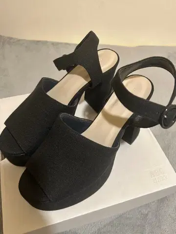 ESPERANZA 힐 샌들 블랙