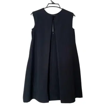 [컨디션 최상] 플리커 백 턱 원피스 루즈 실루엣 사이즈 0 블랙