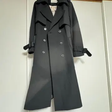 블랙 트렌치코트