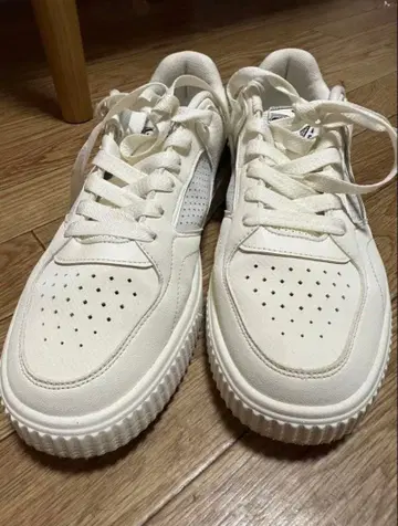 ERKE 화이트 스니커즈