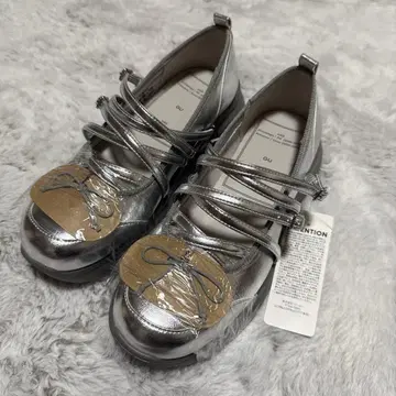 GU 실버 스트랩 플랫슈즈 M 사이즈