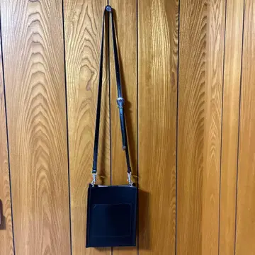 블랙 가죽 숄더백