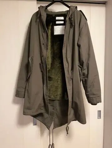 [ 가격 인하 협상 가능 ] 휴스턴 M-51 후드티 모즈 코트