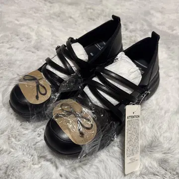 GU 블랙 스트랩 플랫슈즈 M 사이즈