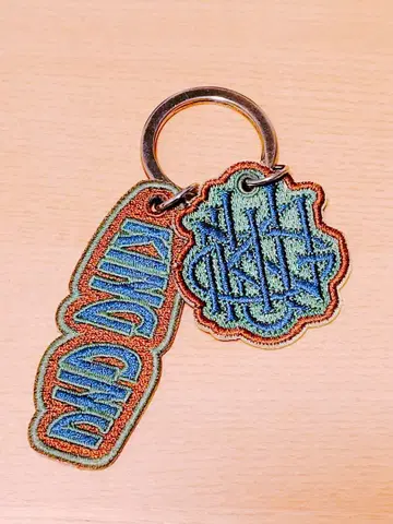 King Gnu 자수 키링