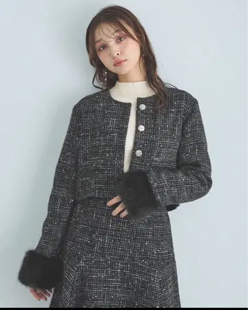 블랙 트위드 퍼 자켓 & 플레어 스커트 셋업