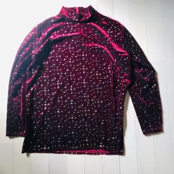 빈티지 유리 같은 무늬 반짝이는 벨로아 하이넥 탑