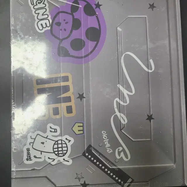 이세계아이돌 이세돌 아이네 미개봉 바인더 앨범 팝니다