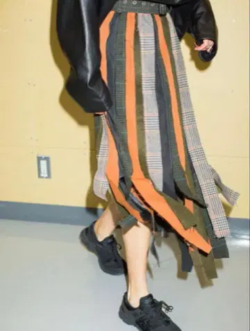 LEINWANDE 라인바인드 패치워크 프린지 스커트