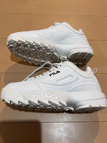 새상품급 FILA 통굽 화이트 스니커즈 24cm 클리닝 완료