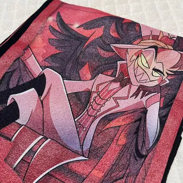 해즈빈 호텔 루시퍼 반팔 T셔츠 여성용 M 사이즈