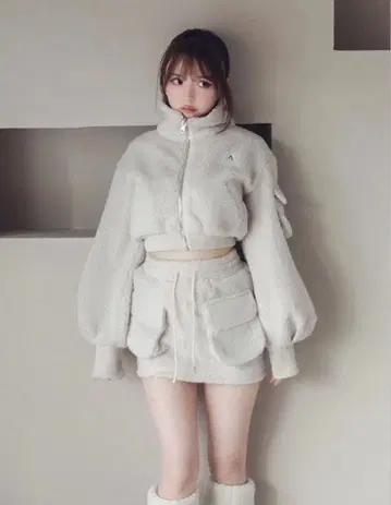 andmary Miffy boa mini skirt beige