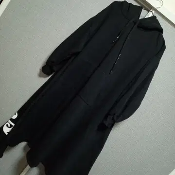 블랙 후드 부착 후드티 롱 원피스