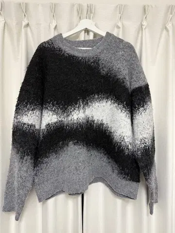 자라 ZARA 남성용 브러시드 피니시 자카드 스웨터 L 사이즈