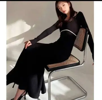 RESEXXY 코르셋 디자인 니트 원피스 블랙