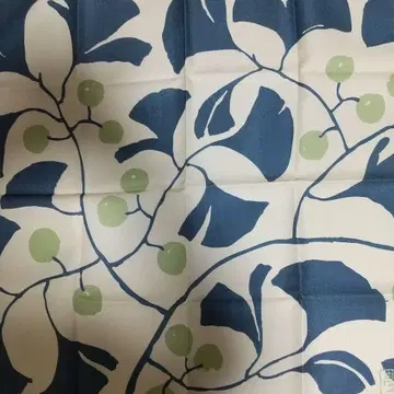 다케히사 유메지 보자기 잎과 열매 디자인